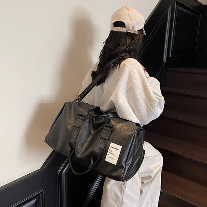 Multi functional sports and fitness bag, short distance travel bag, large capacity, lightweight crossbody luggage bag